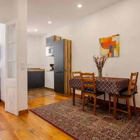 Pedrera - Gracia Apartment